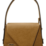 کیف دستی ایناس زنانه کرم ساخته شده از چزم صنعتی وارداتی مناسب برای استفاده روزمره خانم ها عکس از نمای جلو یا روبرو